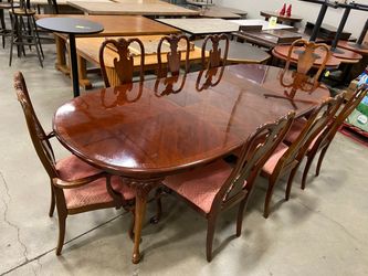 THOMASVILLE Cherry Finished Dining Table with 8 Pink Upholstered Chairs and 2 Extension Leaves with Protectors