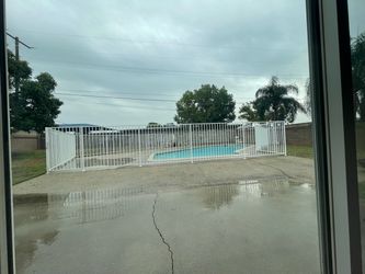 Metal pool gate