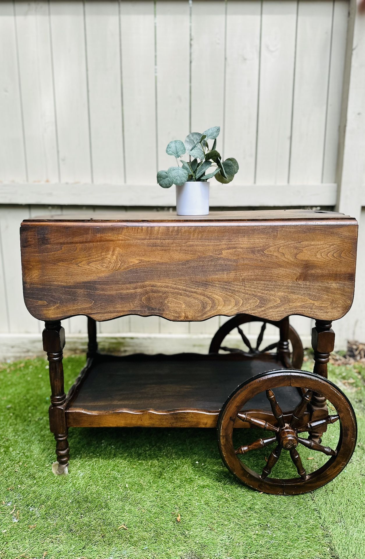 Antique Mid-Century Colonial Style Tea/Bar Cart
