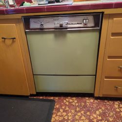 Retro Mid-century Dishwasher Still Works.