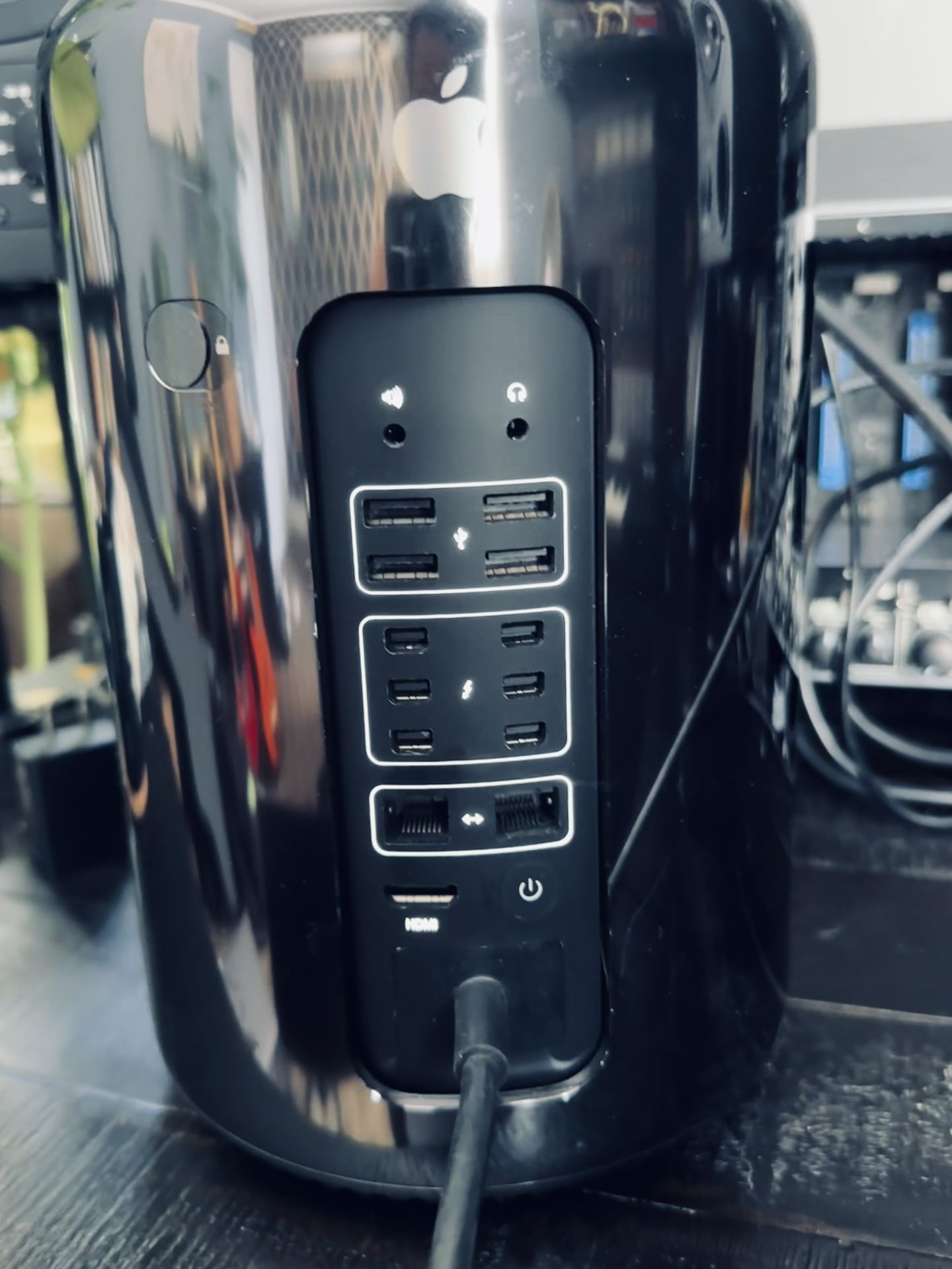 Mac Pro 2013 Fully Loaded. Fast!!! 64gb 3TB