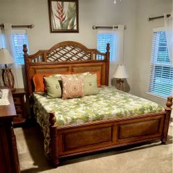 Beautiful Tommy Bahama King Bedroom Set 🌴🌴🌴🌴🌴🌴