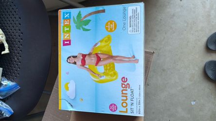 New Pool lounge