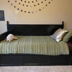 Twin Size Trundle Bed  With Mattresses