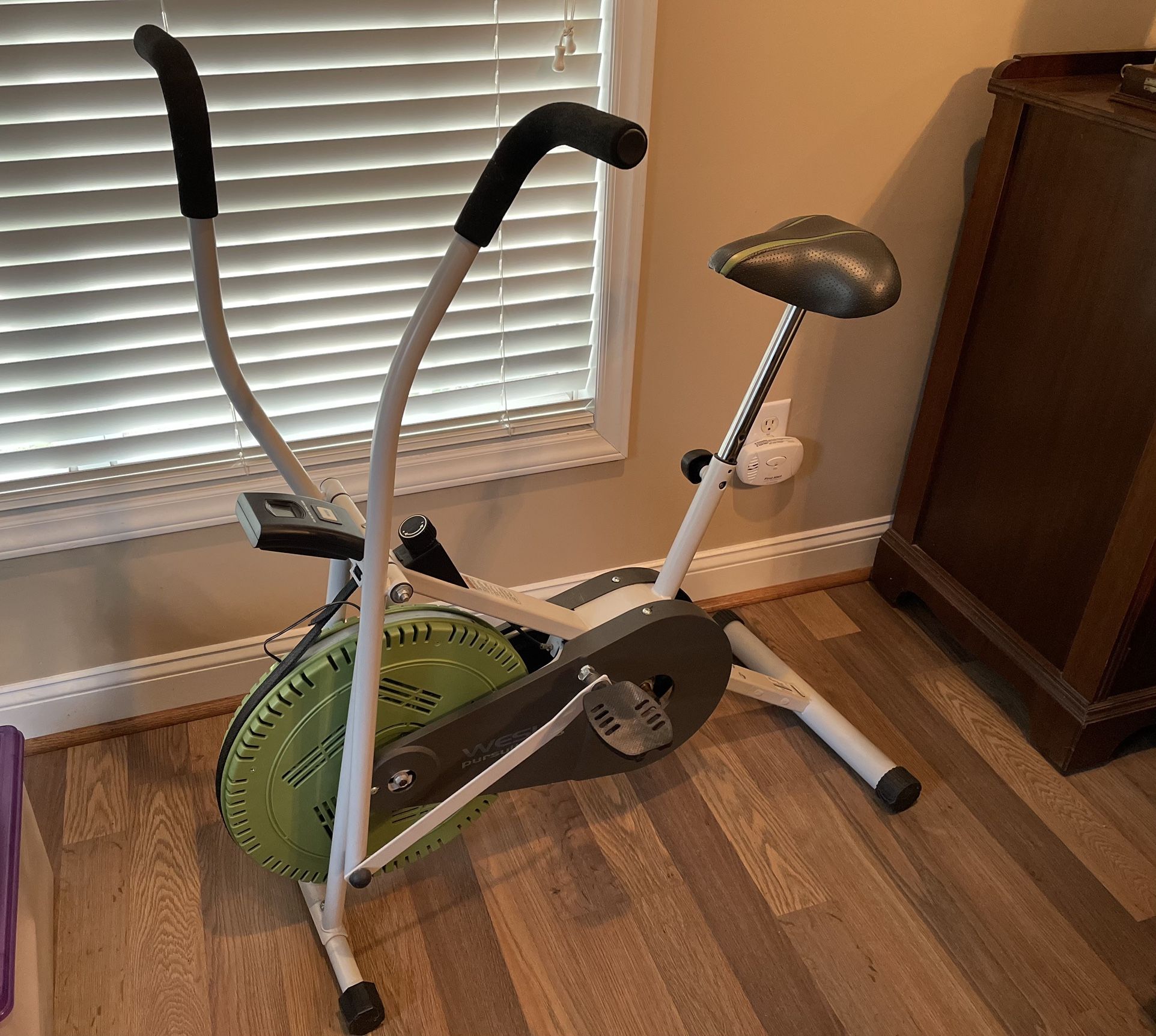 Stay out of the heat... Indoor Exercise Bike Weslo Pursuit E25