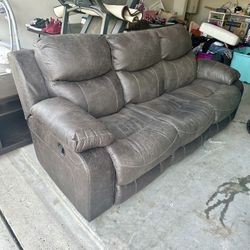 Sofa Reclinable De Piel 