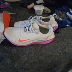 Brand New Nike Size 9 12