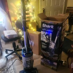 Shark Vacuum Cleaner Used BUT Works Great No Issues 
