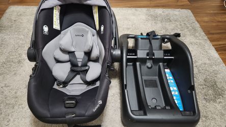 Safety 1st Baby car seat with base
