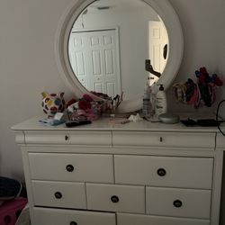 Chest Of Drawer With Vanity Mirror