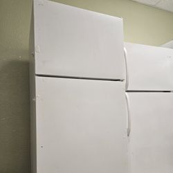 Whirlpool Refrigerator Working Perfectly Fine Very Clean I Can Deliver To You 90 Days Warranty 