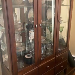 Ethan Allen china cabinet