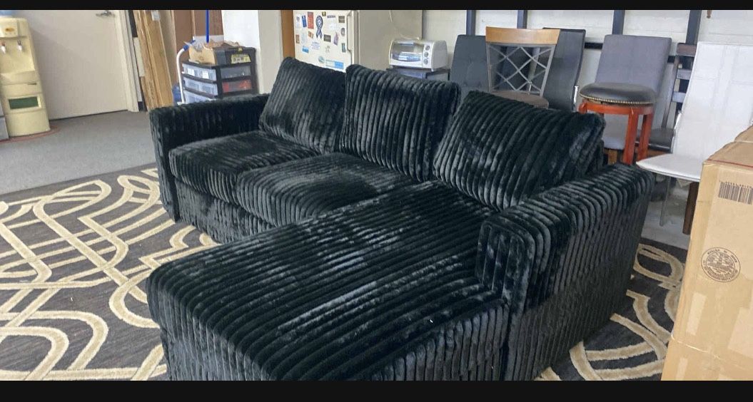 New Jumbo Corduroy Sectional Couch! Free Delivery 🚚!