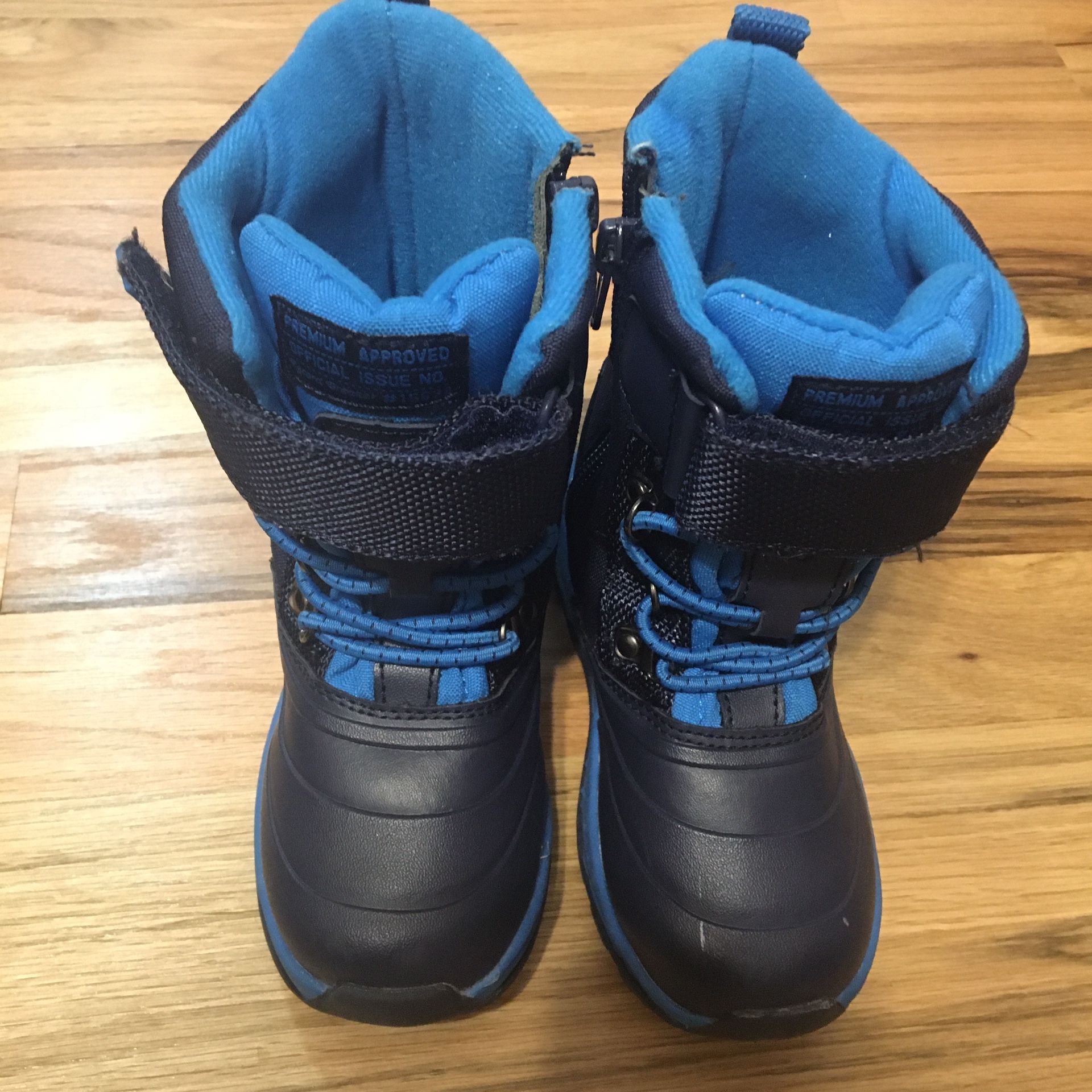 Toddler snow boots size 9