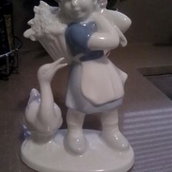Vintage Statue 