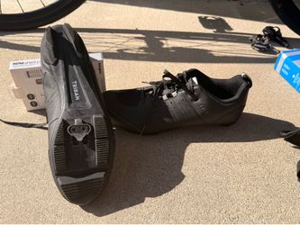 Cycling Shoes - Men’s 10.5 / Women’s 12