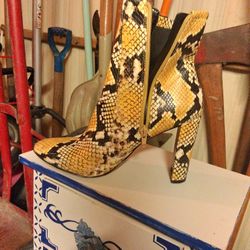 Aldo Black Faux Snake Skin Boots 6