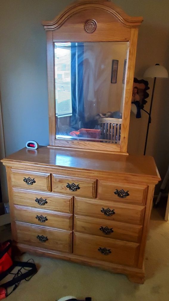 Nice Solid Bedroom Set Queen Mattress And Boxspring Included
