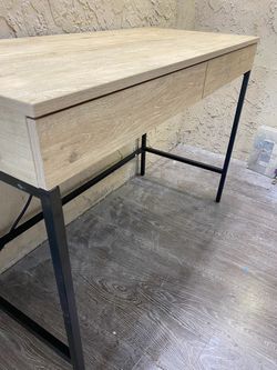 Modern Light Oak Desk with Built-in Power Outlets -Local Delivery Available for a Fee-See My Items😎
