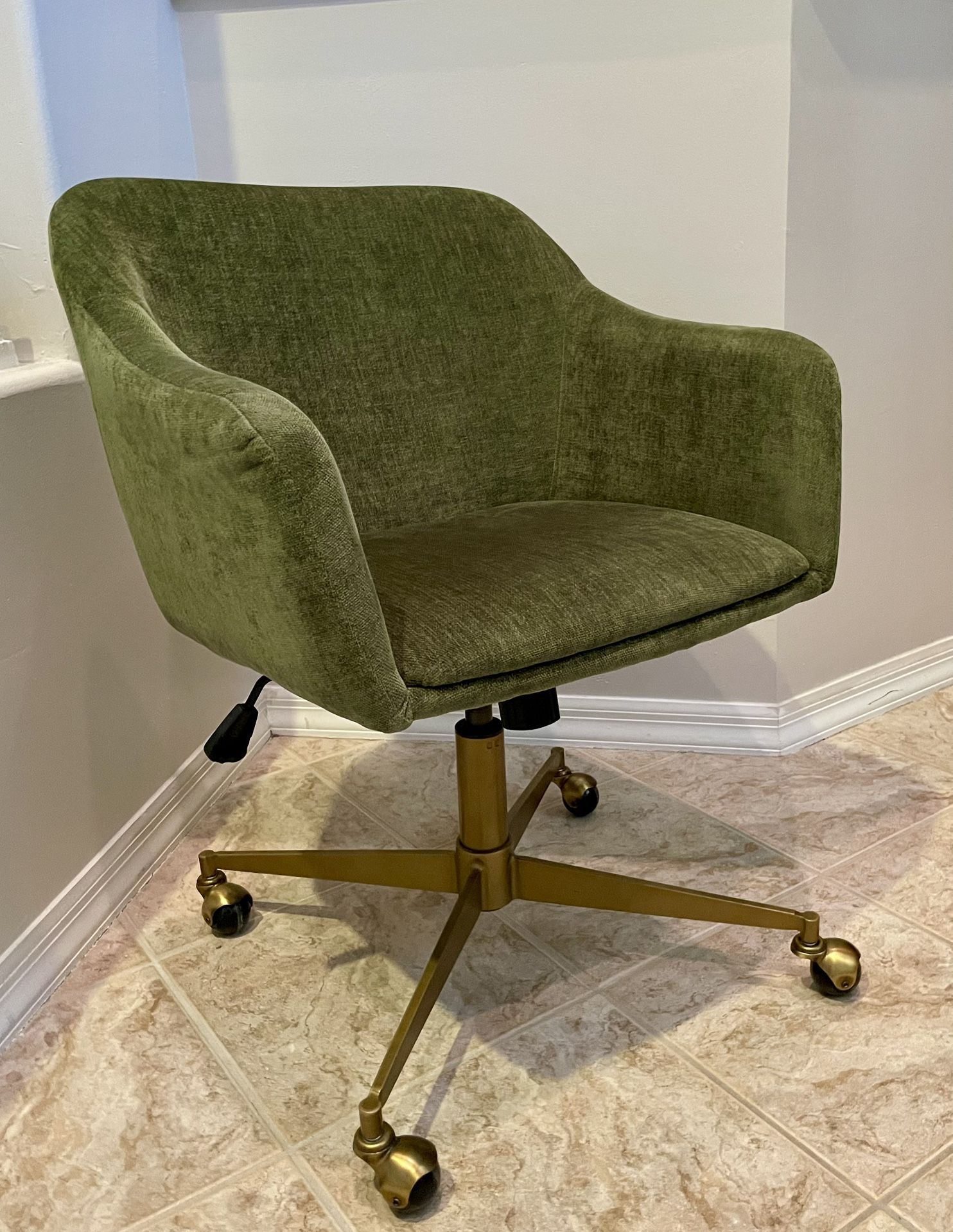 WORLD MARKET GREEN OFFICE CHAIR