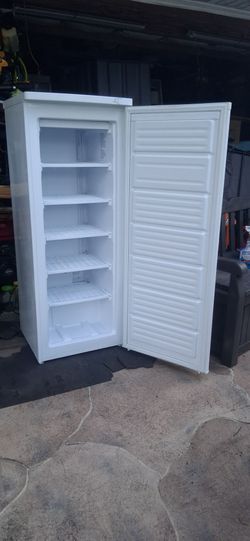 100% 👍 Magic Chef 6 cuft Upright Deep Freezer 22x22x51