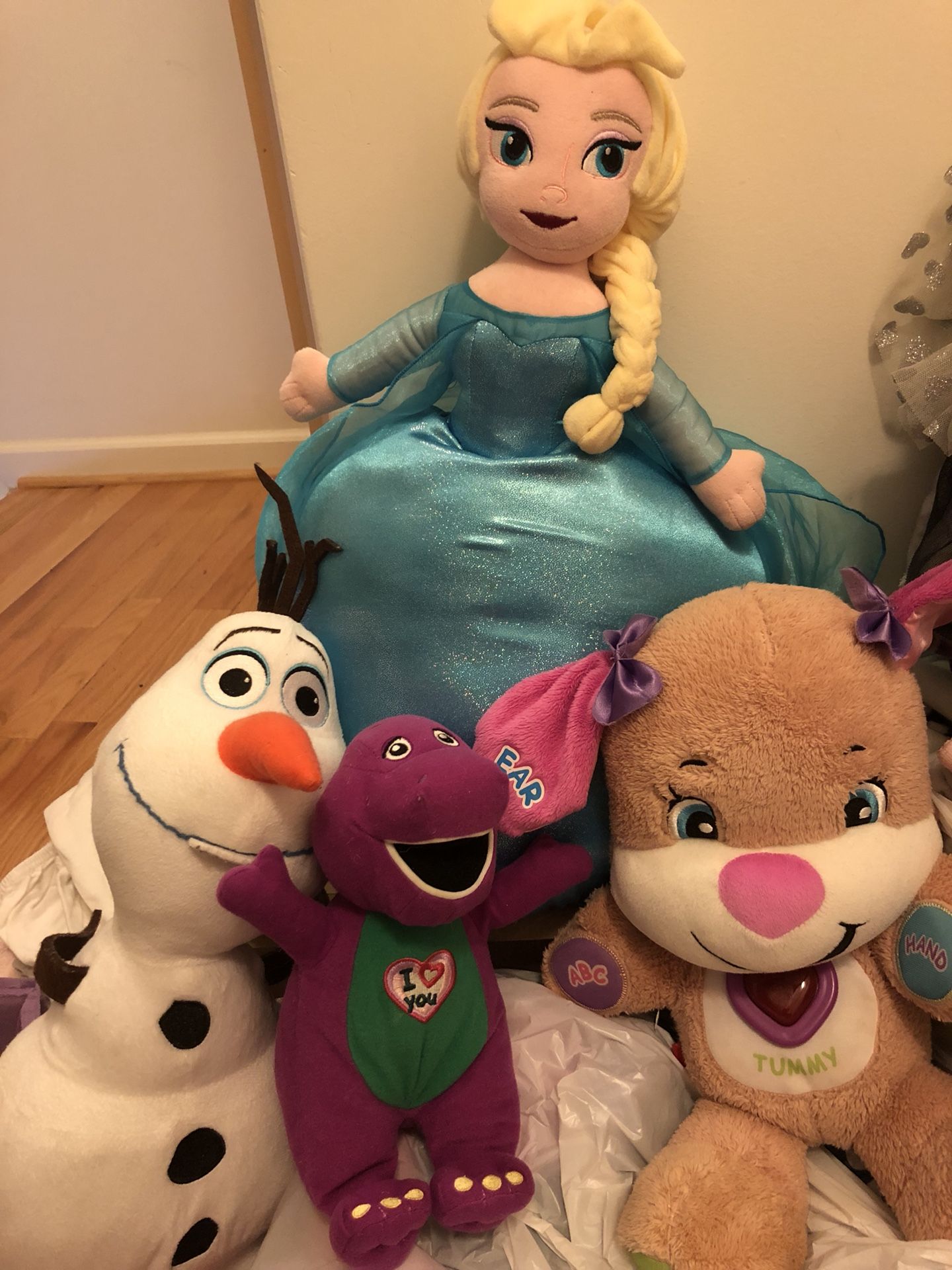 Plush toys Elsa , Olaf, Barney and puppy