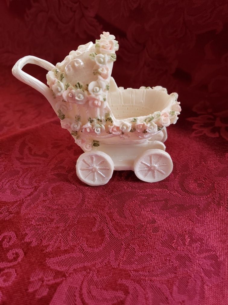 Acrylic baby carriage party favors