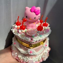 Hello Kitty Fake Cake Heart Jewelry Box 