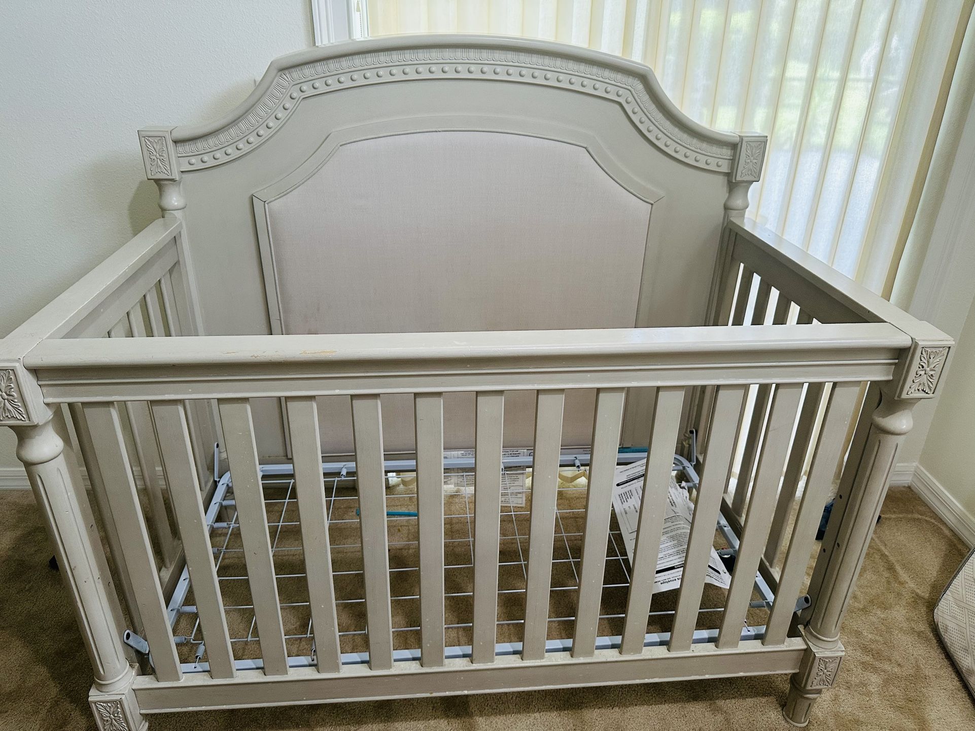 évolur JULIENNE - 5-in-1 Convertible Crib