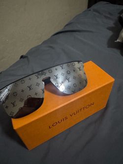 Lv glasses