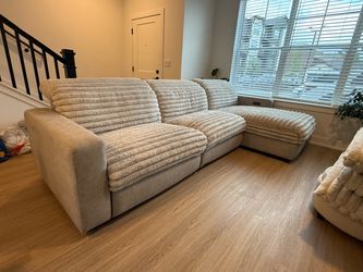 Large Power Reclining Sectional w/ Storage Chaise