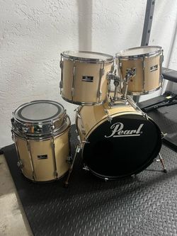 Pearl Drum Kit 4-Piece Set