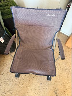 Macabee camping chair doesn’t fold $10