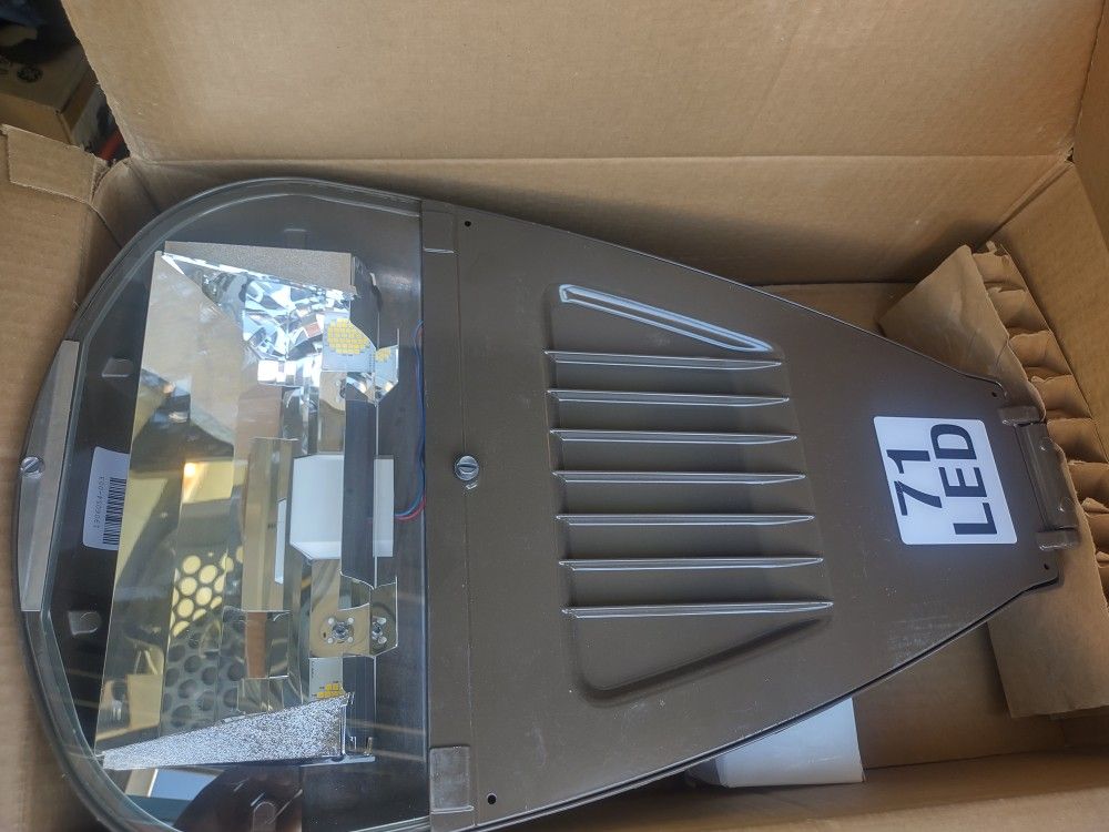 71W GE EVOLVE LED AREA LIGHT
