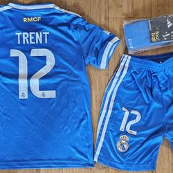2025 real madrid Third kids size
ALEXANDER ARNOLD TRENT #12

Full kit

Comes with jersey, shorts and socks 

Size available:
#22 5/6 years old
#24 6/8