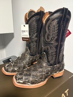 Ariat wide square toe