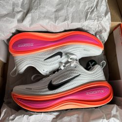 NIKE VOMERO PLUS