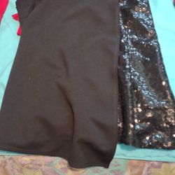 Sz 18-22. FANCY BLACK SKIRT  & RED SWEATER TOP 