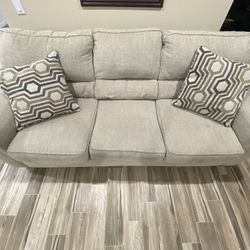 Couch Pillows Include 