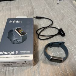 Fitbit Charge 5 