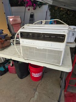 Air Conditioner Toshiba 10000 btu works like new $150