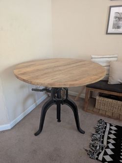 Coaster crank design round dining table