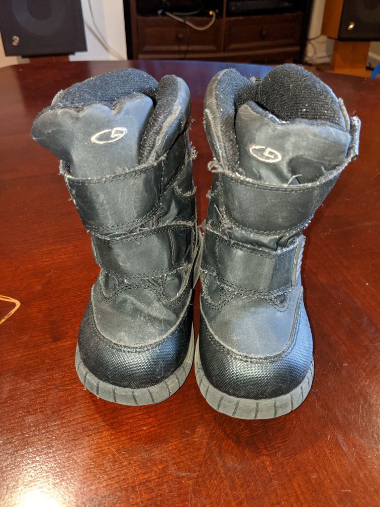 Champion C9 boys kids winter snow boots size 8 excellent condition