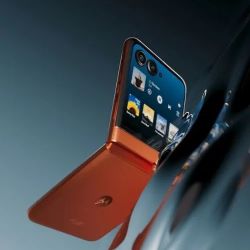 Moto RAZR Only $99.99 At Cricket Wireless For New Lines !