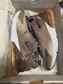 NEW NIKE 270 AIRMAX size 9 men