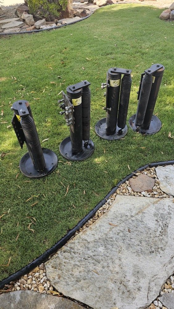 Motorhome Leveling Jacks