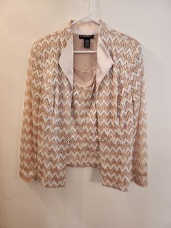 Cachet 2 piece sleeveless shell with jacket. 