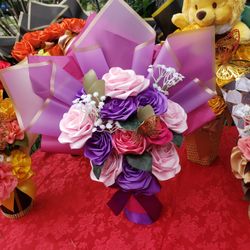 Ramo  Con Rosas Eternas