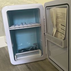 White Mini Fridge 