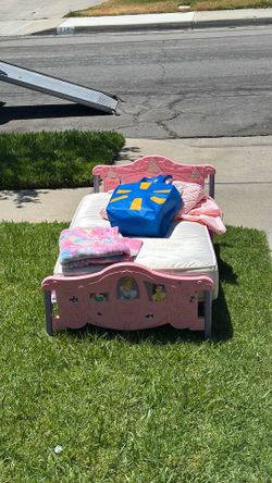 FREE PRINCESS BED AND TENT